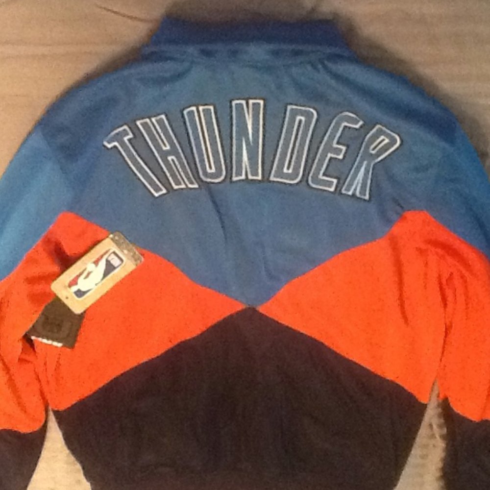 NWT UNK Oklahoma City Thunder NBA Jacket Men's M